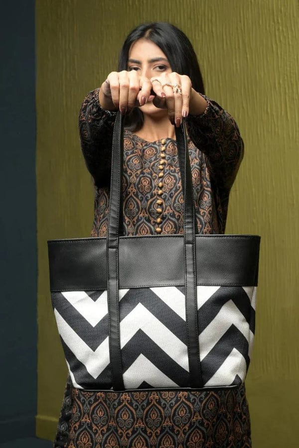 Chevron Pattern Shoulder Tote Bag for Women – Stylish & Spacious