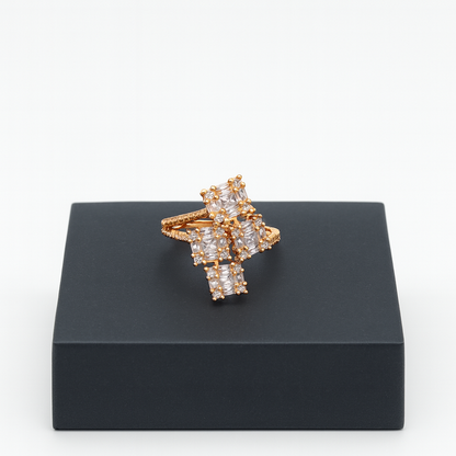 Luxury Gold-Plated Geometric Crystal Ring – Elegant Cocktail Design